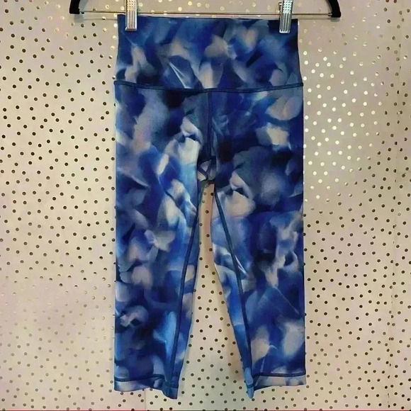 Lululemon Blue Tie Dye Capris - Picture 2 of 10